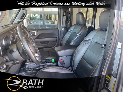 Used 2023 Jeep Wrangler Sahara w/ Cold Weather Group AWD/4WD image 11