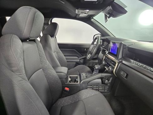 Used 2025 Toyota Tacoma SR5 image 15