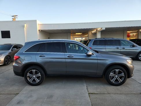 Used 2017 Mercedes-Benz GLC 300 image 6