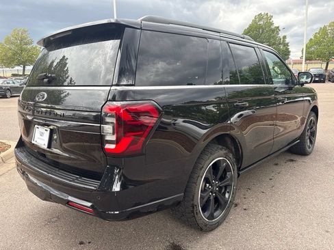 Used 2023 Ford Expedition Limited AWD/4WD image 5