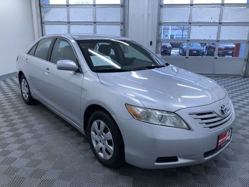 Used 2009 Toyota Camry LE image 34