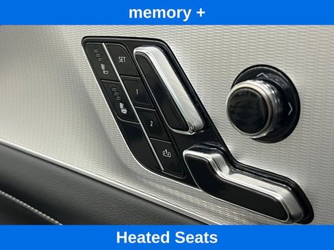 Used 2024 Cadillac Lyriq Tech image 16