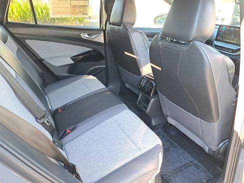 Certified 2023 Volkswagen ID.4 2WD image 11