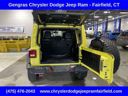 Used 2023 Jeep Wrangler Unlimited Rubicon w/ Cold Weather Group AWD/4WD image 10