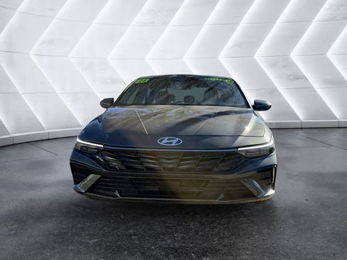Certified 2025 Hyundai Elantra SEL w/ Cargo Package image 2