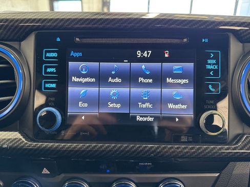 Used 2018 Toyota Tacoma TRD Off-Road image 24