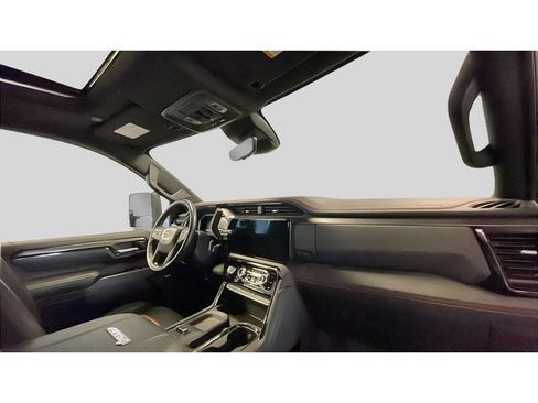 Used 2025 GMC Sierra 2500 AT4 w/ AT4 Premium Plus Package AWD/4WD image 18