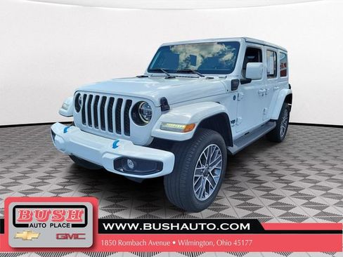 Used 2022 Jeep Wrangler Unlimited Sahara AWD/4WD image 2