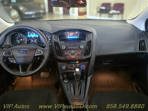Used 2015 Ford Focus SE FWD image 17