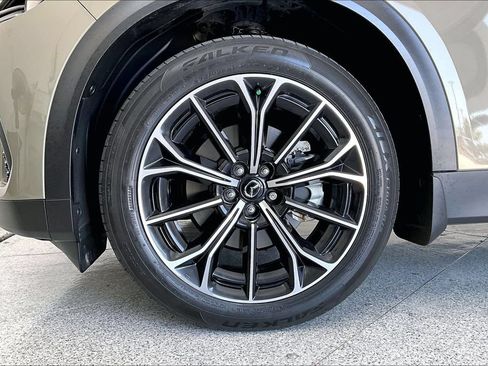 Used 2025 MAZDA CX-70 Plug-In Hybrid w/ Premium Pkg AWD/4WD image 10