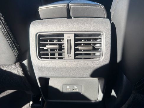 Used 2022 Nissan Rogue SV w/ SV Premium Package image 26