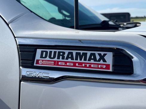 Used 2023 GMC Sierra 3500 Denali AWD/4WD image 4