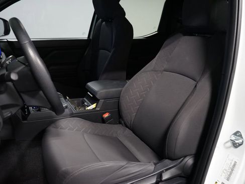 Used 2024 Toyota Tacoma SR image 6