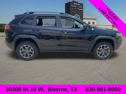 Used 2022 Jeep Cherokee Trailhawk image 2
