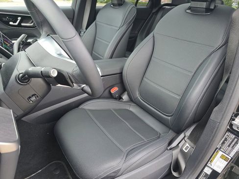 Used 2026 Mercedes-Benz GLC 300 GLC 300 image 25