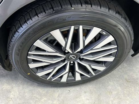 Used 2025 Nissan Altima 2.5 SV FWD image 9