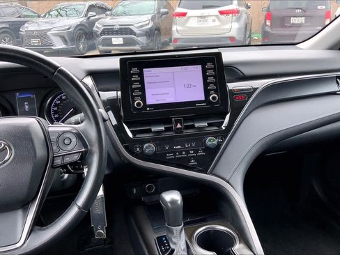 Used 2024 Toyota Camry SE image 6