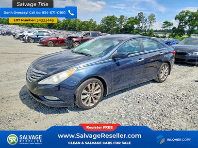 Used 2013 Hyundai Sonata SE w/ Navigation & Sunroof Pkg