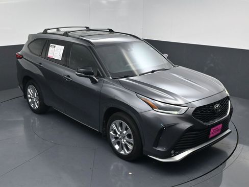 Used 2021 Toyota Highlander XSE image 15
