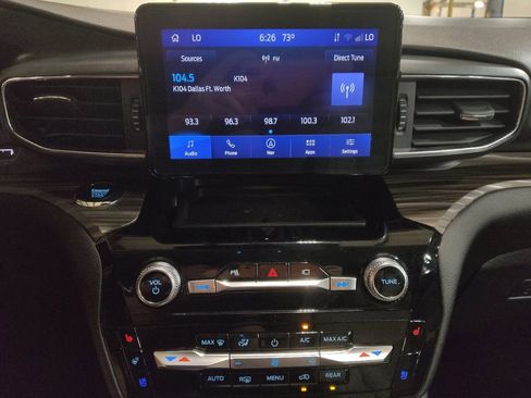 Used 2022 Ford Explorer Limited image 25