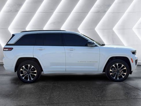 Used 2025 Jeep Grand Cherokee Overland w/ Adv Protech Group III AWD/4WD image 8
