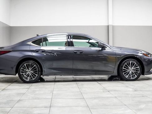 Used 2025 Lexus ES 350 w/ Premium Package FWD image 6