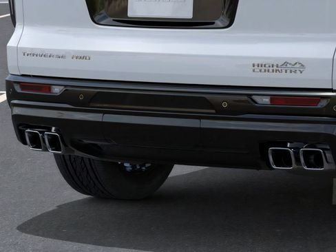 New 2026 Chevrolet Traverse High Country w/ LPO, Floor Liner Package AWD/4WD image 16