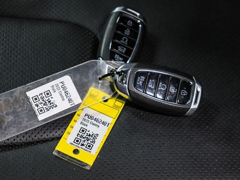 Used 2023 Hyundai Elantra Limited FWD image 30