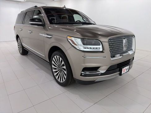 Used 2019 Lincoln Navigator L Reserve AWD/4WD image 7