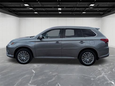 Used 2019 Mitsubishi Outlander SEL image 2