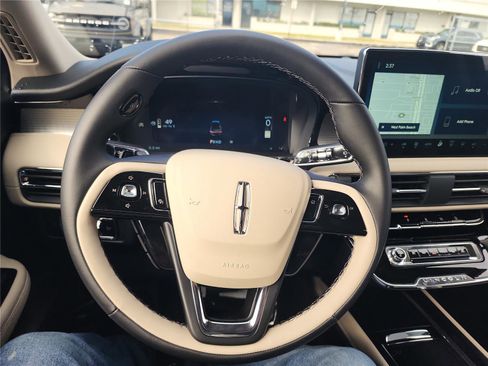 New 2026 Lincoln Corsair Premiere image 31