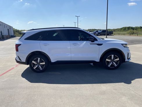 Used 2022 Kia Sorento S w/ Panoramic Sunroof Package image 6