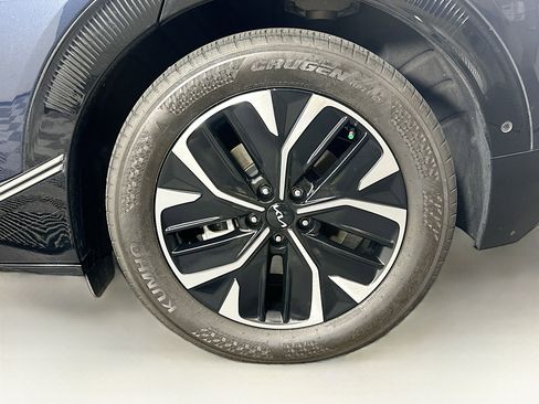 Used 2023 Kia EV6 Wind w/ Wind Technology Package AWD/4WD image 11