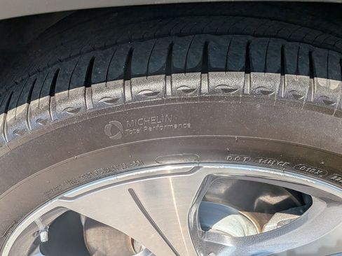 Used 2022 Mercedes-Benz GLS 450 4MATIC image 11