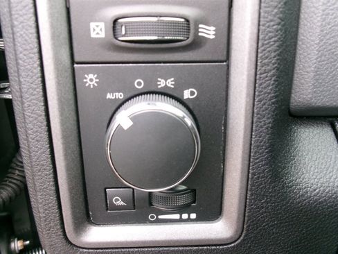 Used 2013 RAM 1500 Tradesman w/ Popular Equipment Group image 40