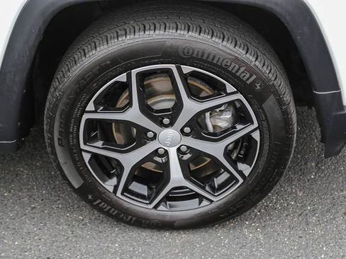 Used 2024 Jeep Compass Limited image 12