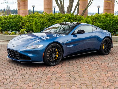 Used 2022 Aston Martin V8 Vantage Coupe image 34