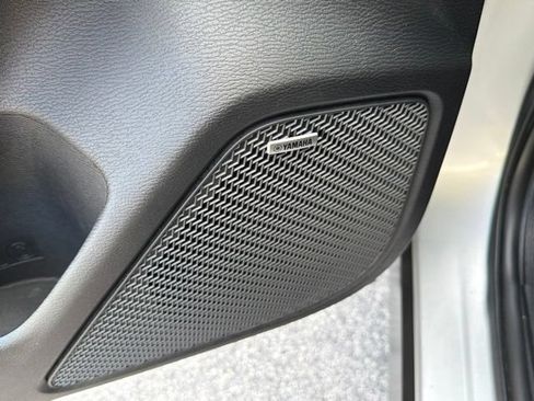 Used 2025 Mitsubishi Outlander ES FWD image 21