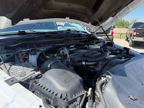 Used 2018 RAM 2500 Tradesman w/ Chrome Appearance Group AWD/4WD image 37