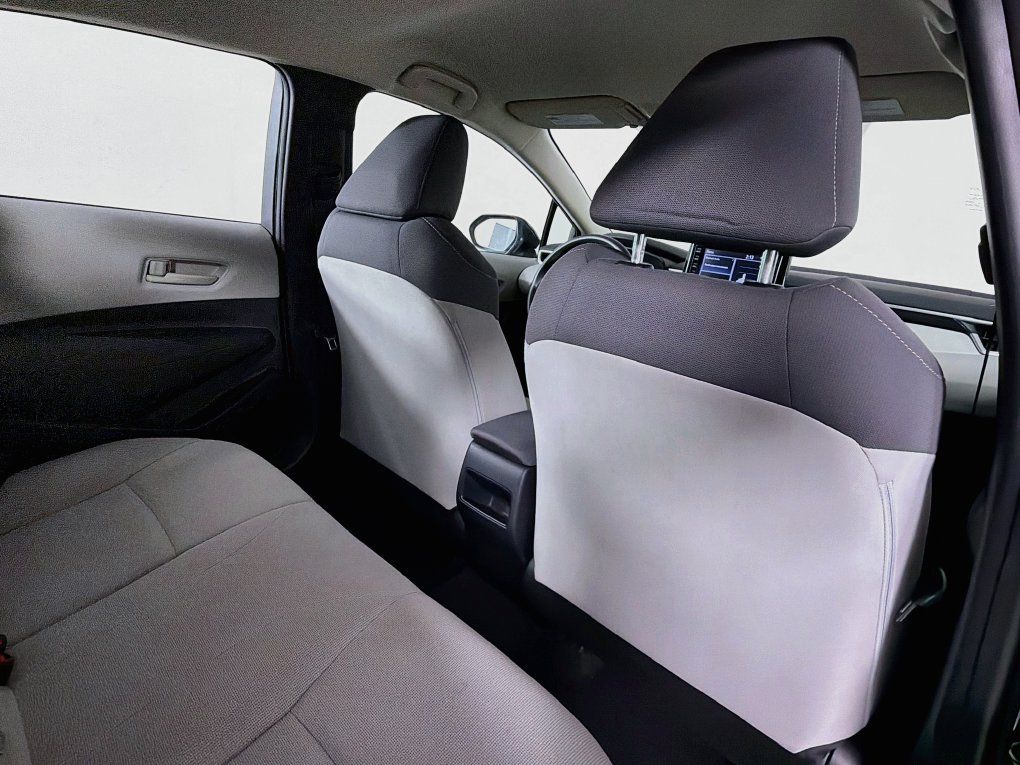 Used 2022 Toyota Corolla LE FWD image 27