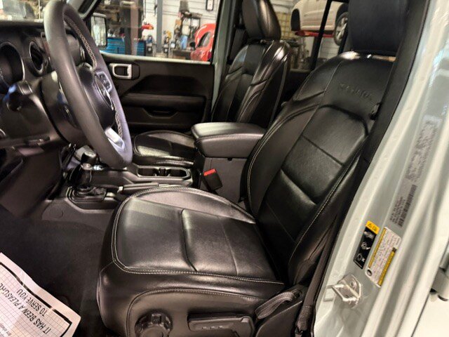 Used 2023 Jeep Wrangler Unlimited Sahara w/ Dual Top Group AWD/4WD image 46