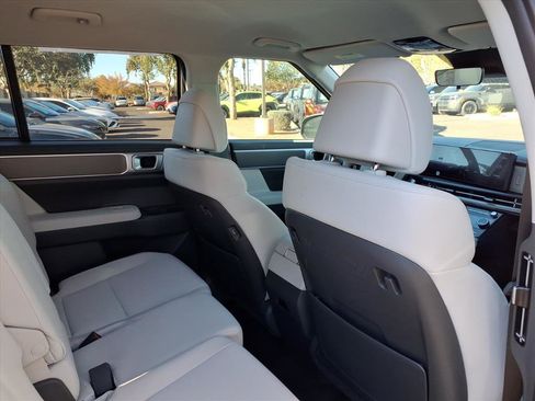 New 2026 Hyundai Santa Fe SE image 8