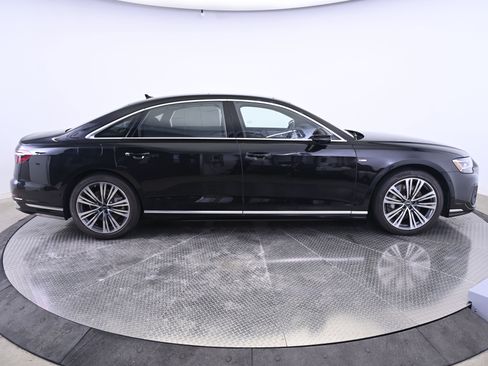 Used 2023 Audi A8 L 3.0T image 8