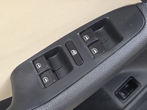 Used 2018 Volkswagen Jetta SE FWD image 24