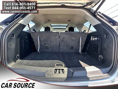 Used 2024 Ford Explorer XLT w/ Equipment Group 202A AWD/4WD image 25
