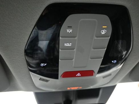 Used 2025 Kia K4 LXS image 31