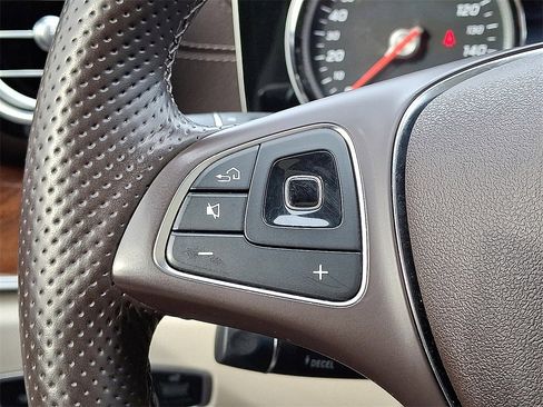 Used 2018 Mercedes-Benz E 300 E 300 image 14