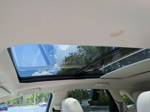 Certified 2023 Cadillac XT5 Premium Luxury w/ LPO, Premium Carpet Package FWD image 19