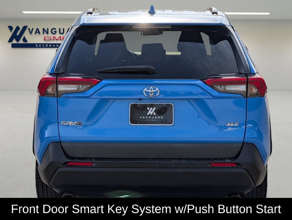 Used 2021 Toyota RAV4 XLE w/ Convenience Package FWD image 6