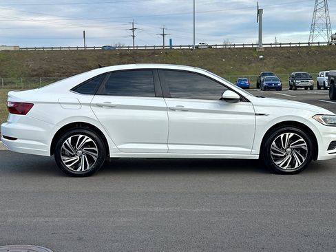 Used 2020 Volkswagen Jetta SEL image 2